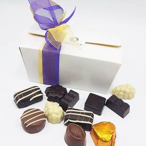 500 gram Belgische bonbons in luxe doosje met decoratie - Macaronstore.nl